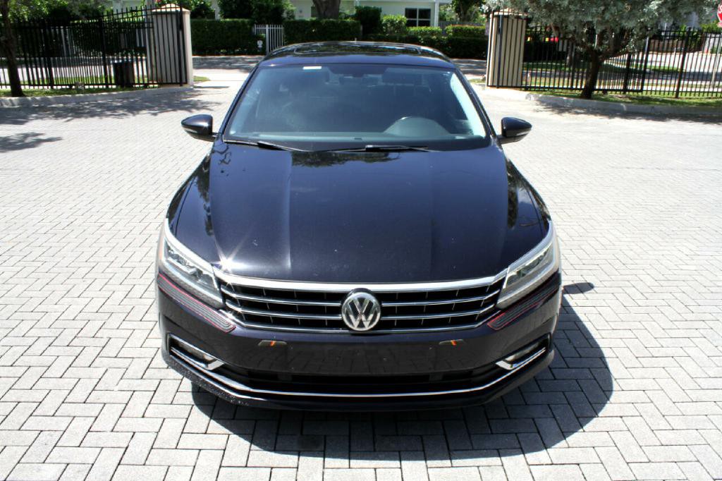 2018 Volkswagen Passat Image 3
