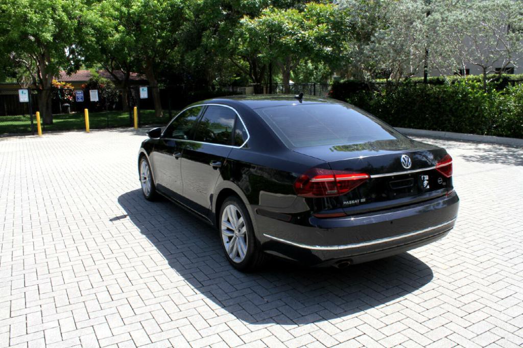 2018 Volkswagen Passat Image 8