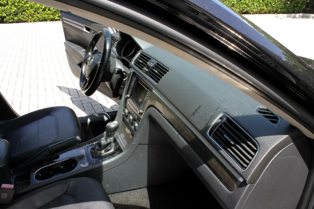 2018 Volkswagen Passat Image 14