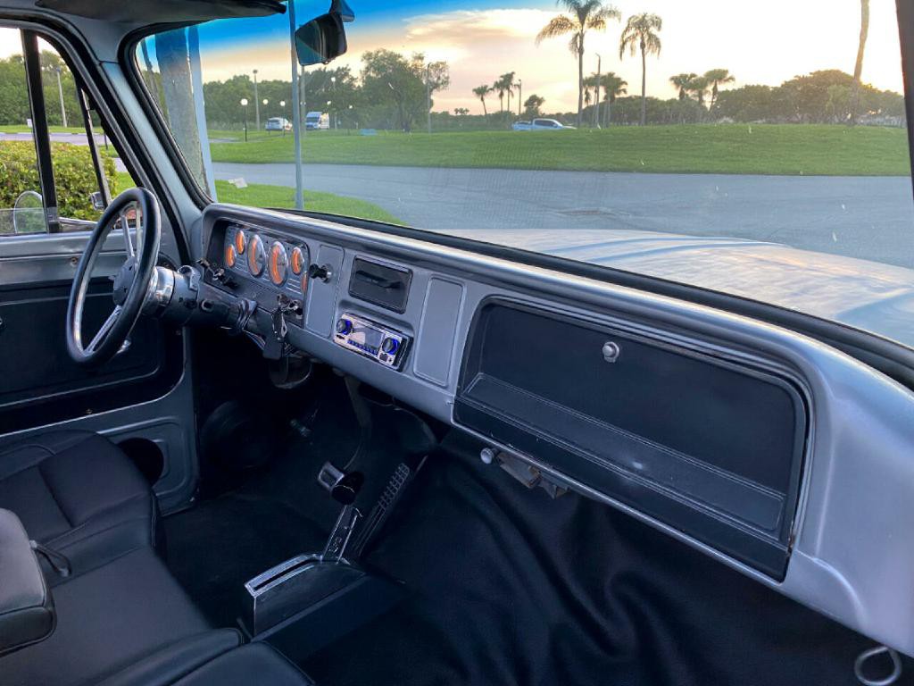 1965 Chevrolet C/K 10 Image 11