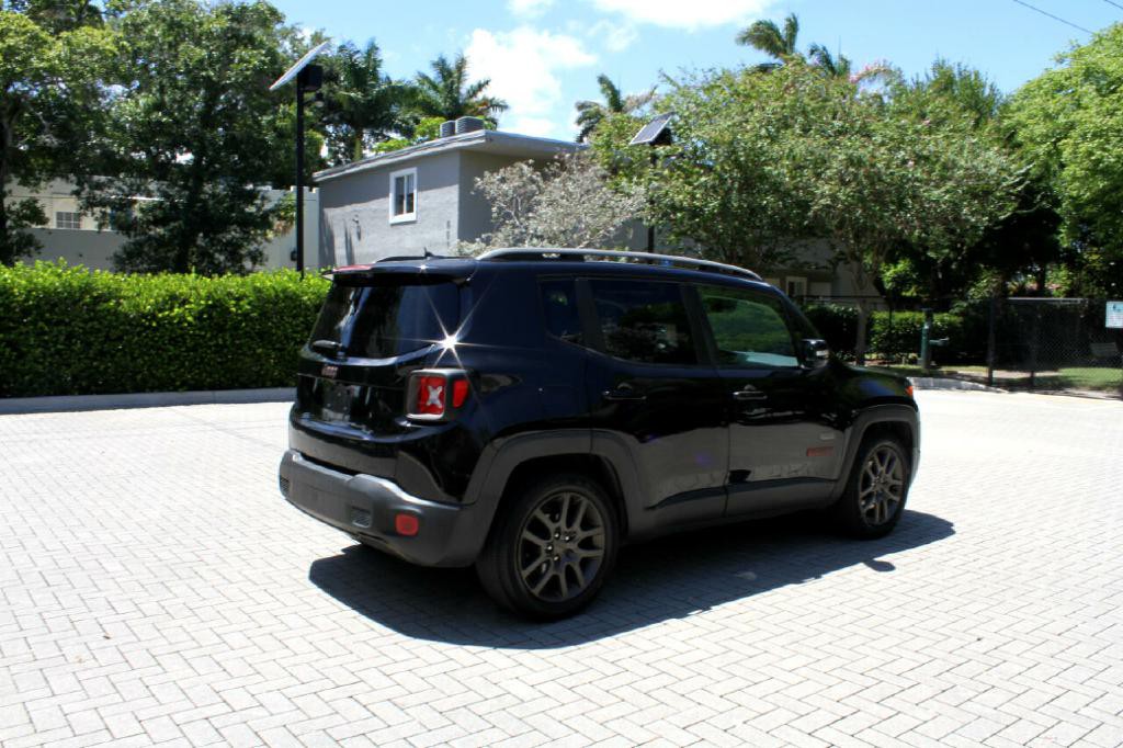 2016 Jeep Renegade Image 4