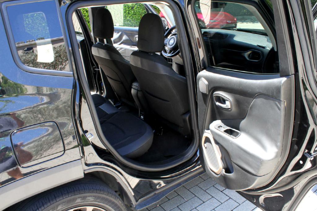 2016 Jeep Renegade Image 10