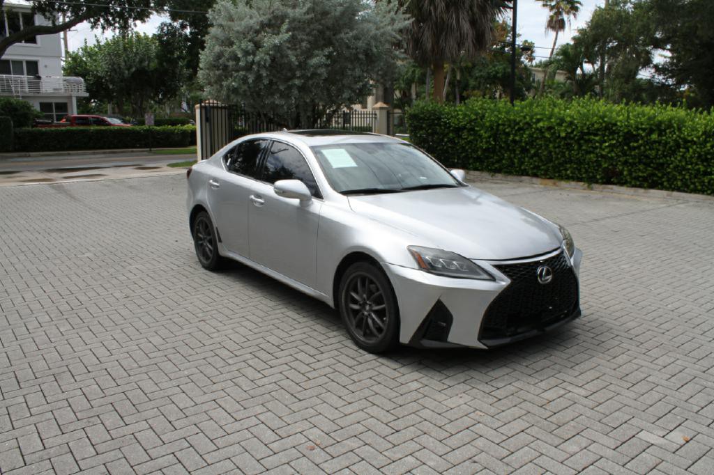2010 Lexus IS Image 4