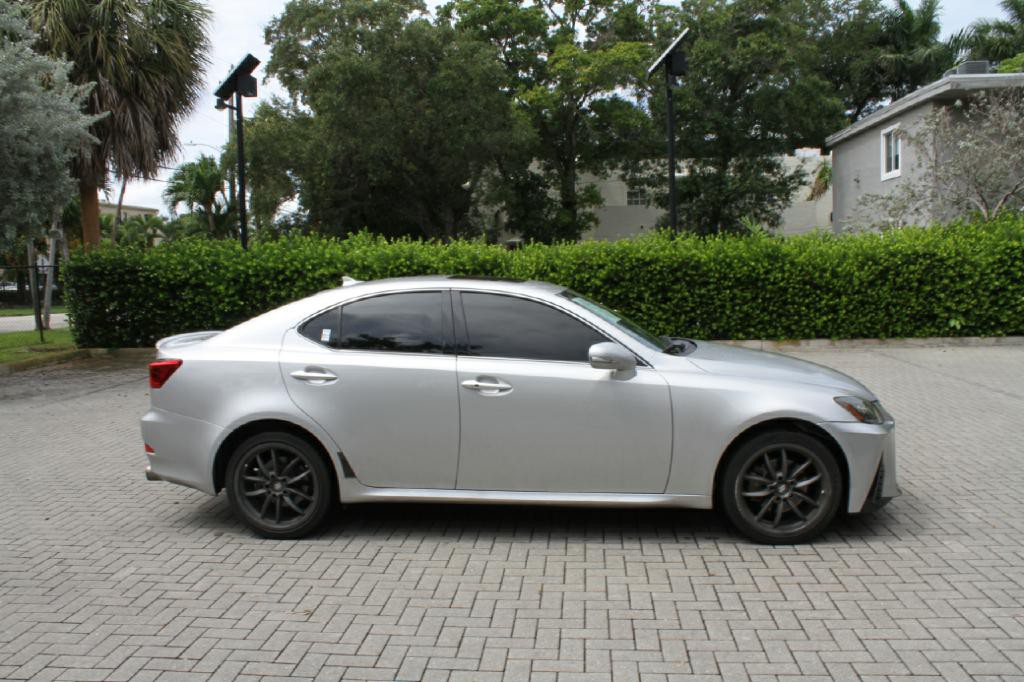 2010 Lexus IS Image 5