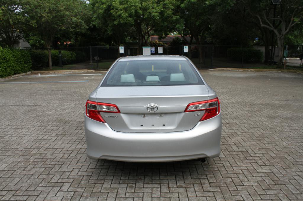 2012 Toyota Camry Image 7