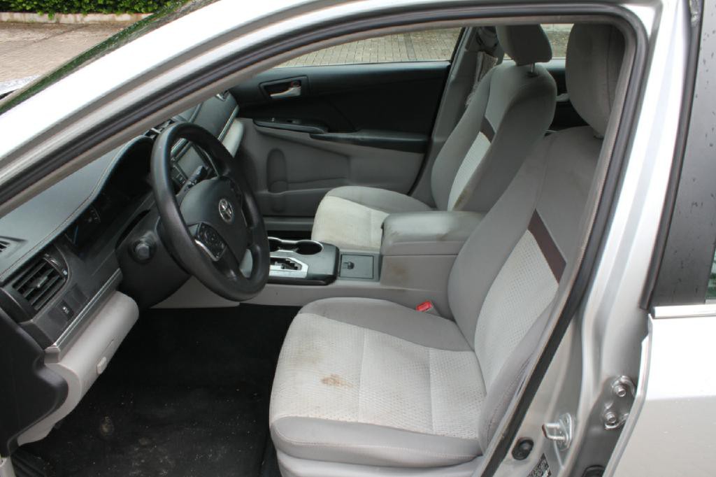 2012 Toyota Camry Image 9