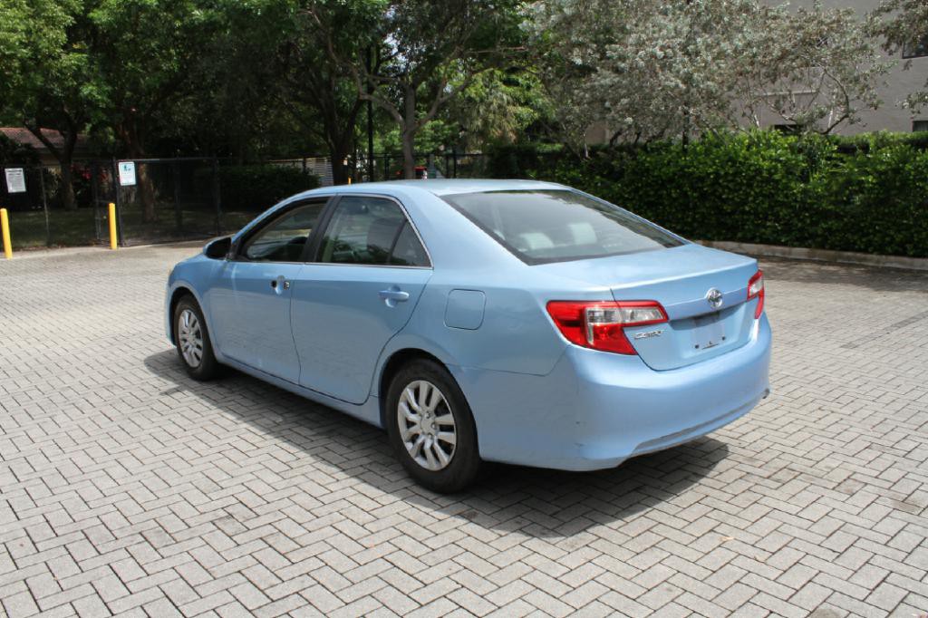 2012 Toyota Camry Image 8