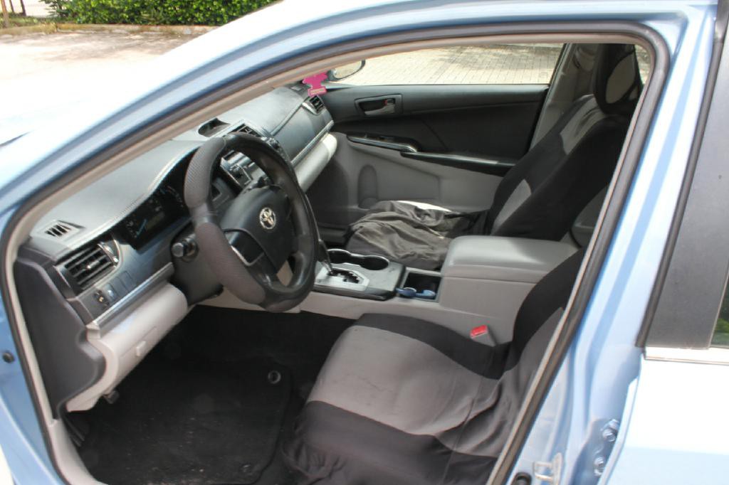 2012 Toyota Camry Image 9