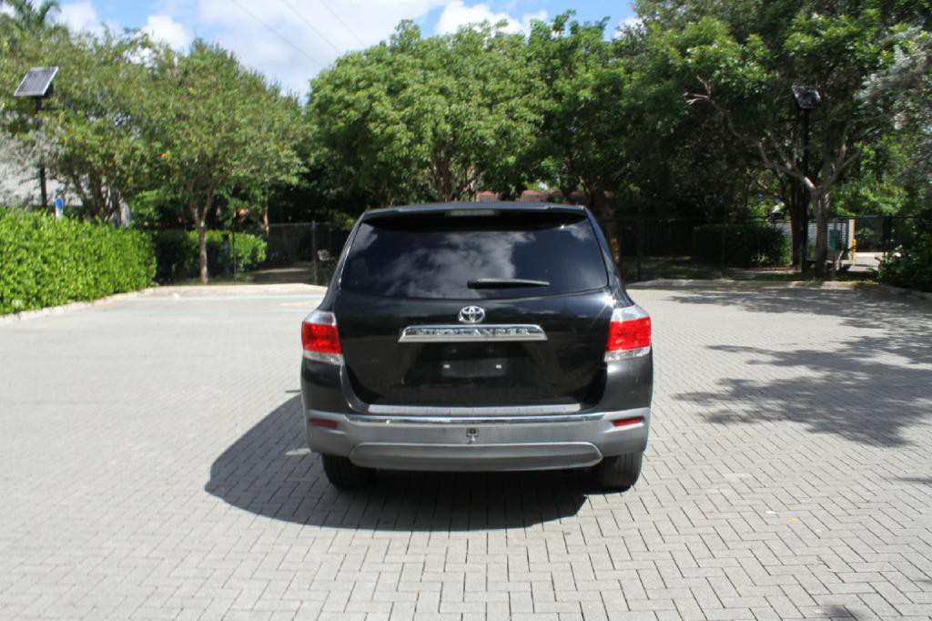 2013 Toyota Highlander Image 7