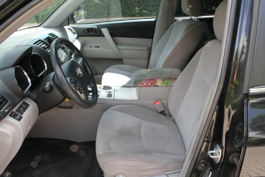 2013 Toyota Highlander Image 9
