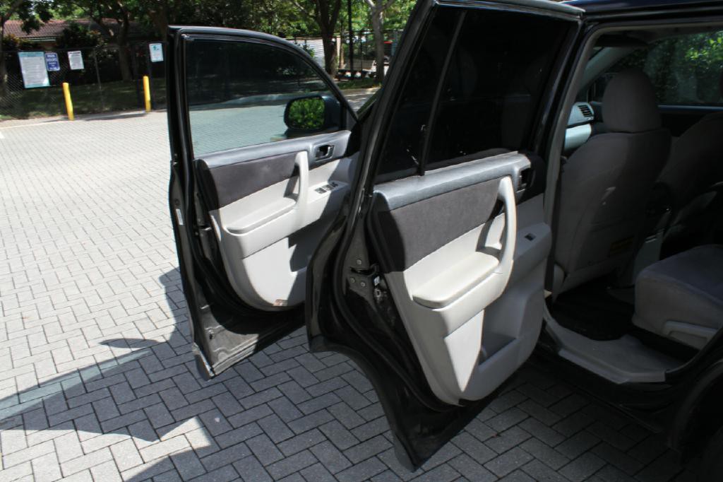 2013 Toyota Highlander Image 11