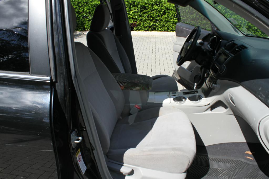 2013 Toyota Highlander Image 16