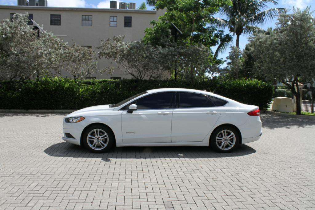 2018 Ford Fusion Image 2