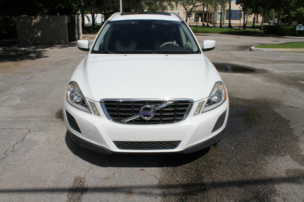 2011 Volvo XC60 Image 2