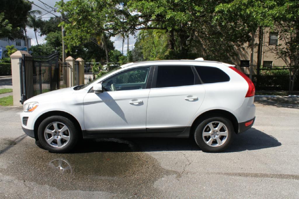 2011 Volvo XC60 Image 4