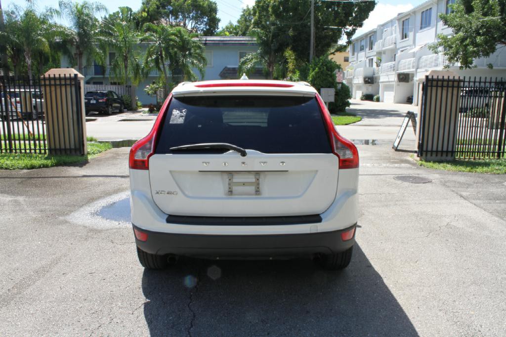 2011 Volvo XC60 Image 6