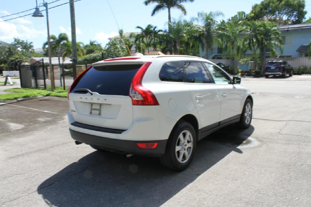 2011 Volvo XC60 Image 7