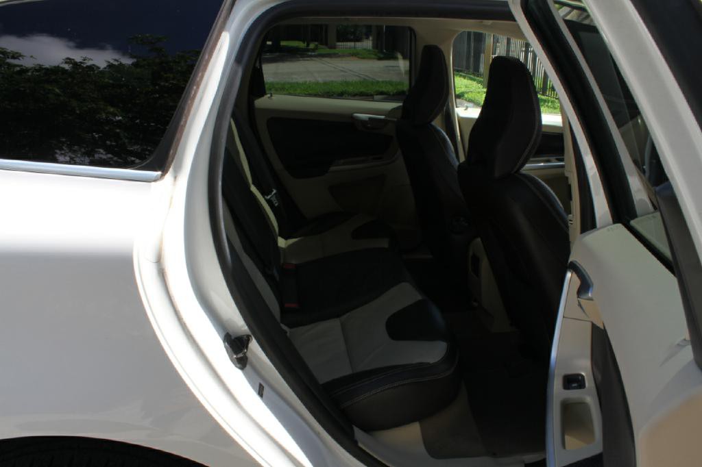 2011 Volvo XC60 Image 9