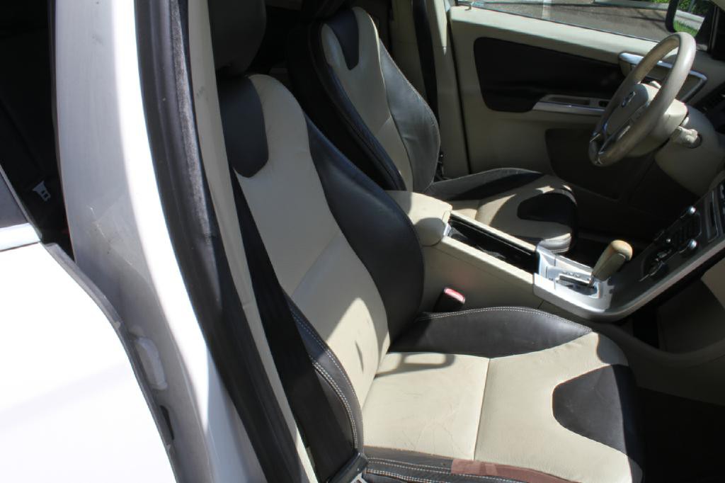 2011 Volvo XC60 Image 11