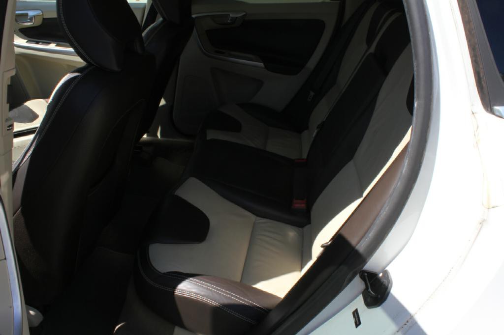 2011 Volvo XC60 Image 13
