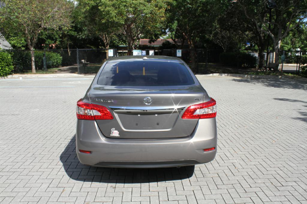 2015 Nissan Sentra Image 6