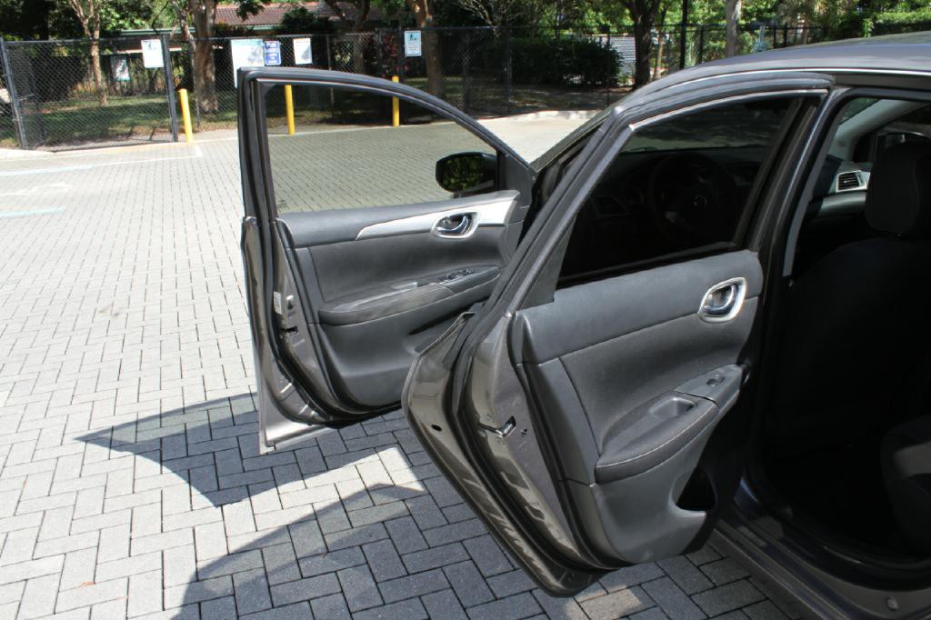2015 Nissan Sentra Image 12