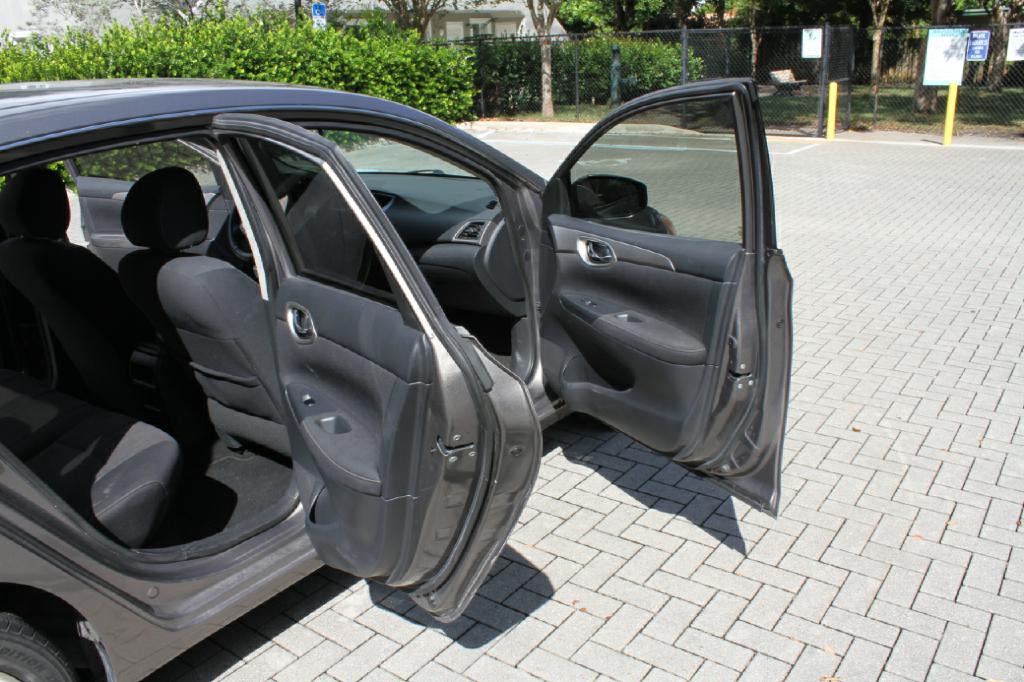 2015 Nissan Sentra Image 13