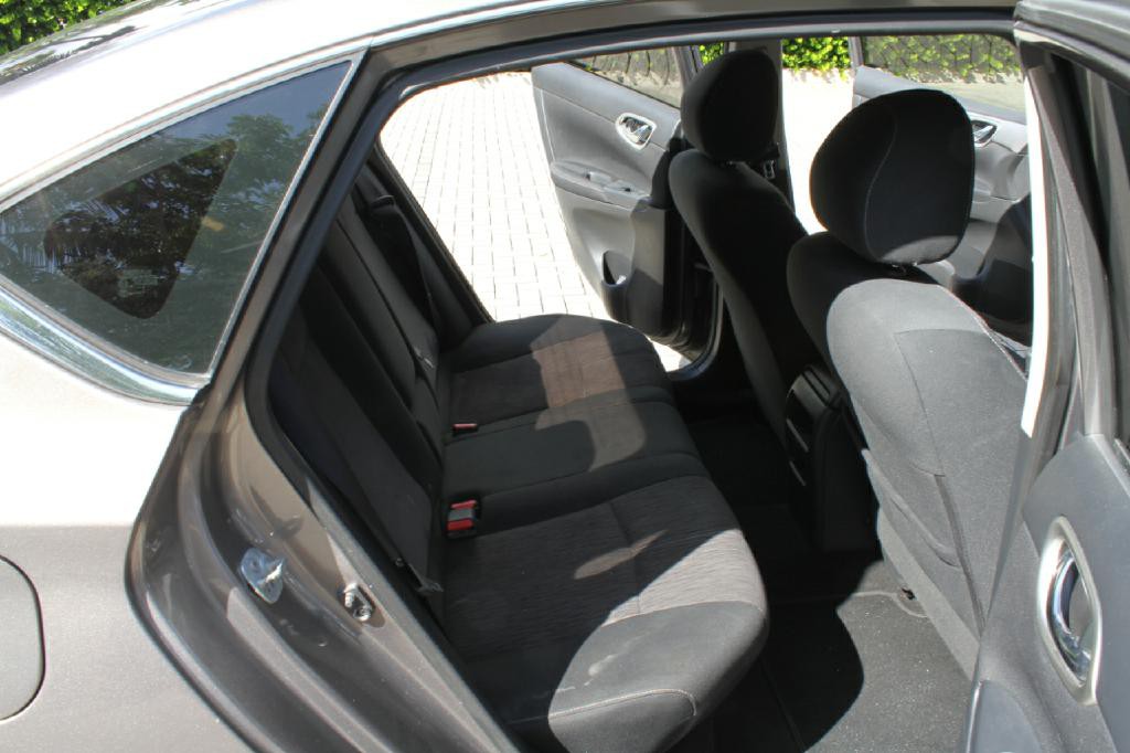 2015 Nissan Sentra Image 14