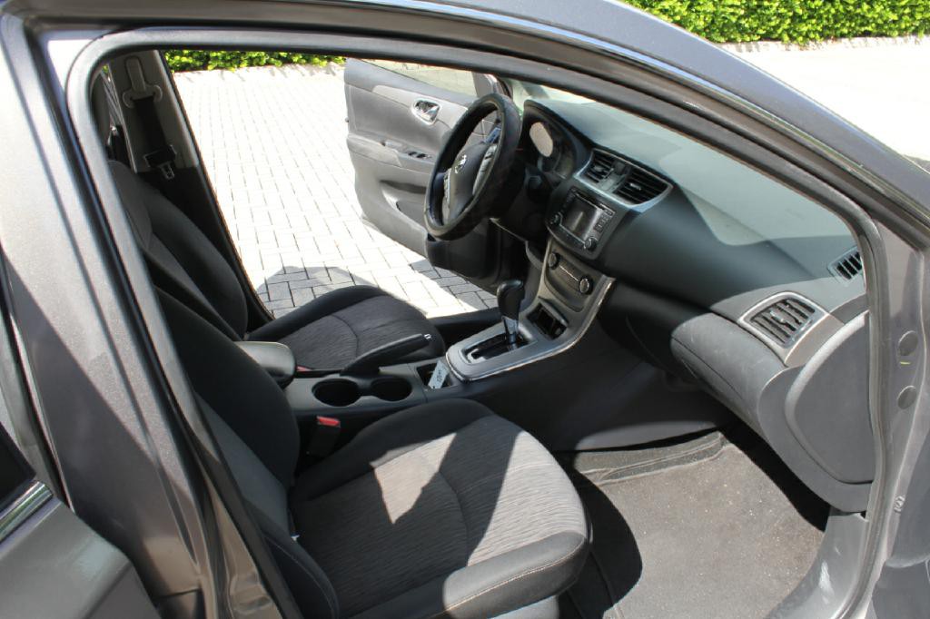 2015 Nissan Sentra Image 15