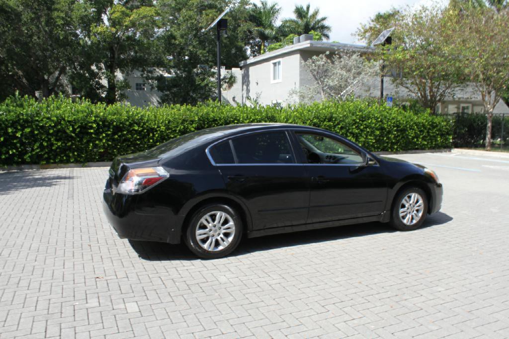 2010 Nissan Altima Image 6