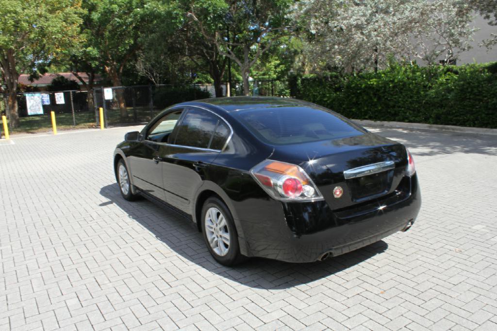 2010 Nissan Altima Image 7