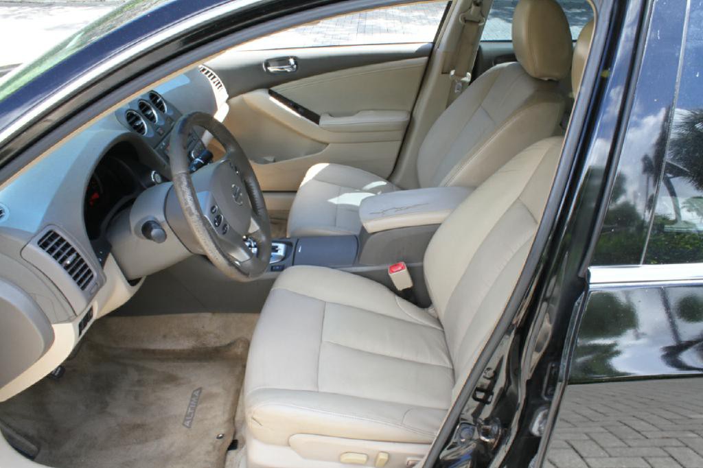 2010 Nissan Altima Image 8