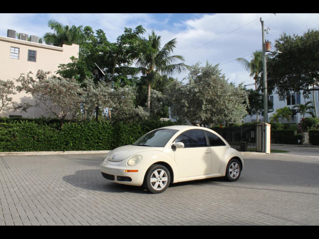 2007 Volkswagen Beetle Image 1