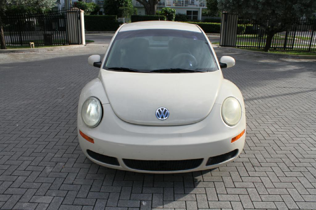 2007 Volkswagen Beetle Image 3