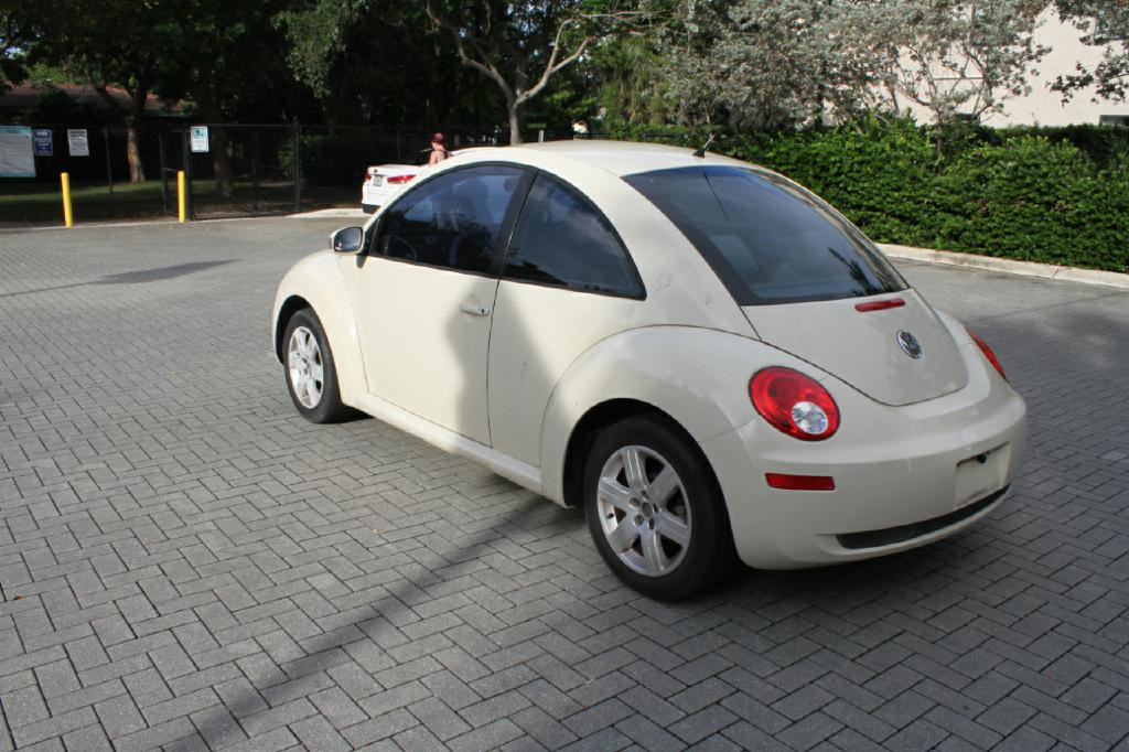 2007 Volkswagen Beetle Image 7