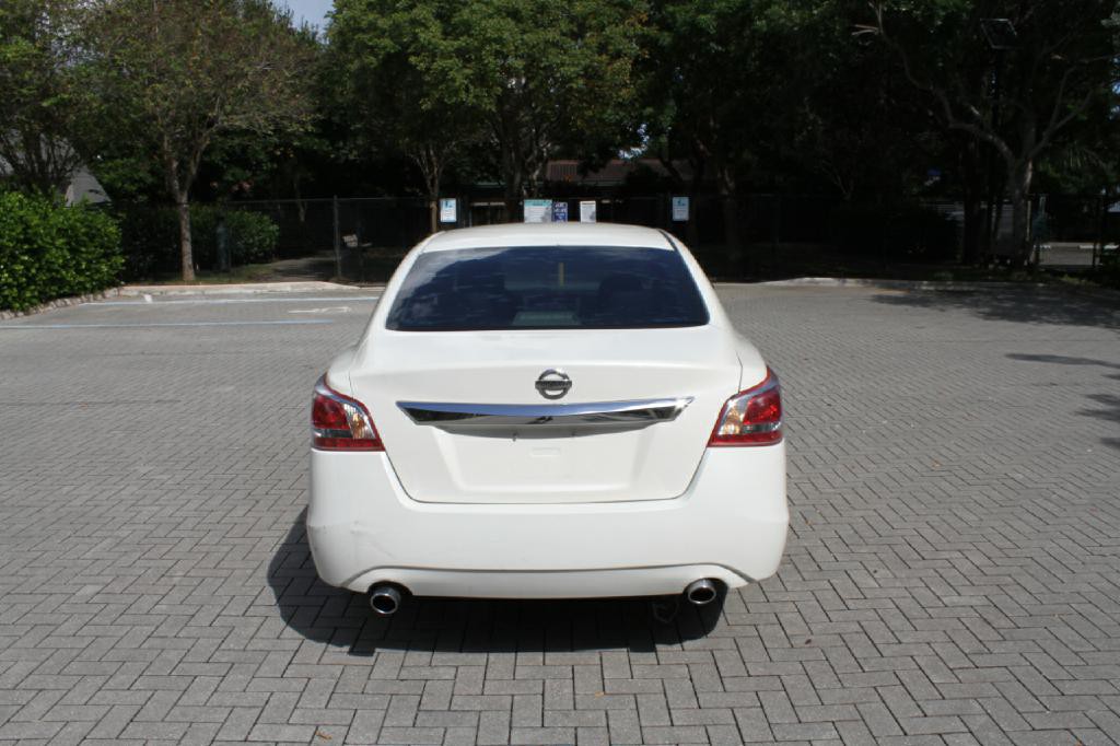 2013 Nissan Altima Image 7