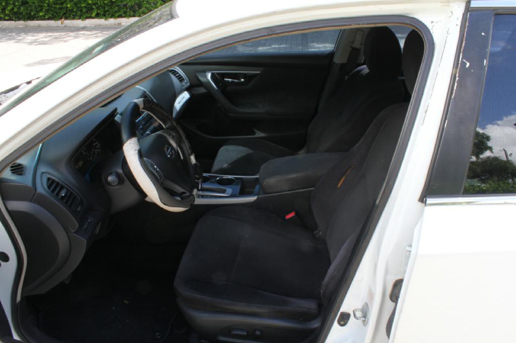 2013 Nissan Altima Image 9