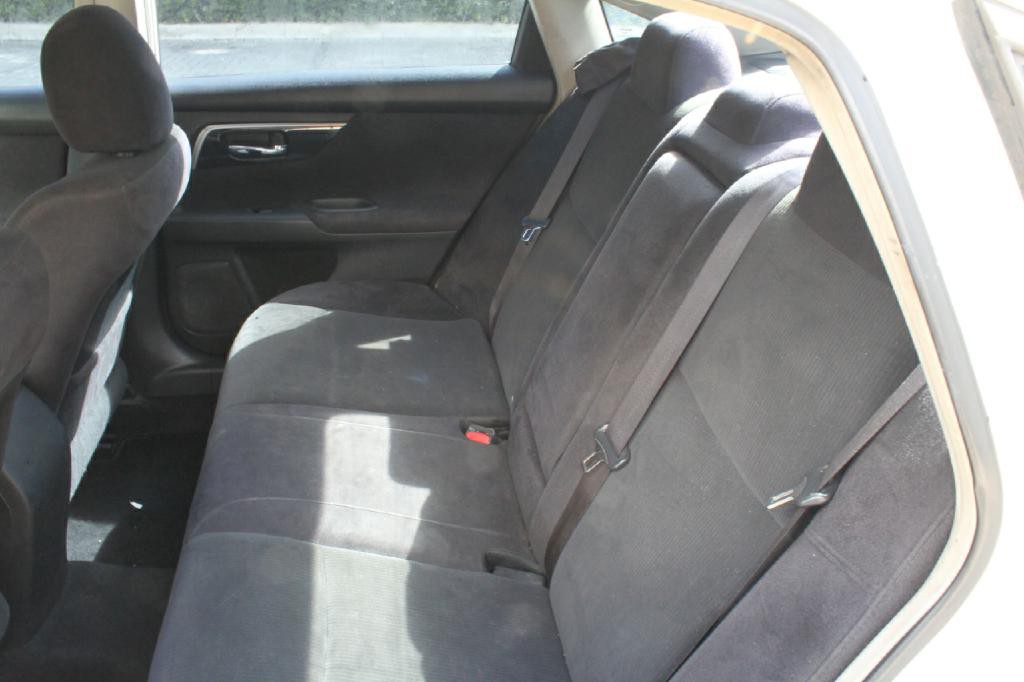 2013 Nissan Altima Image 10