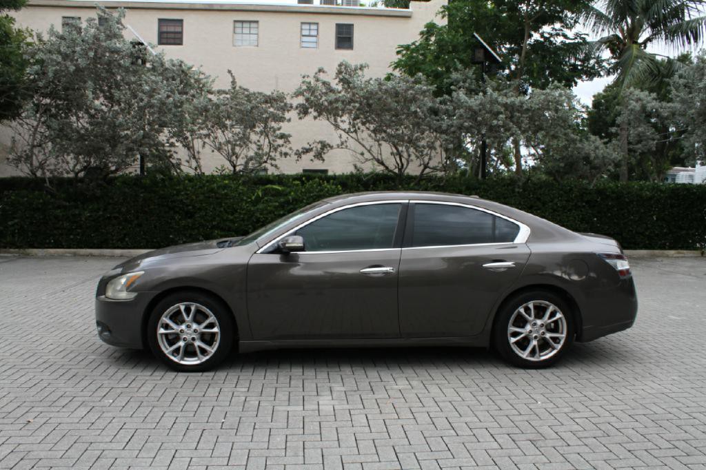 2013 Nissan Maxima Image 2