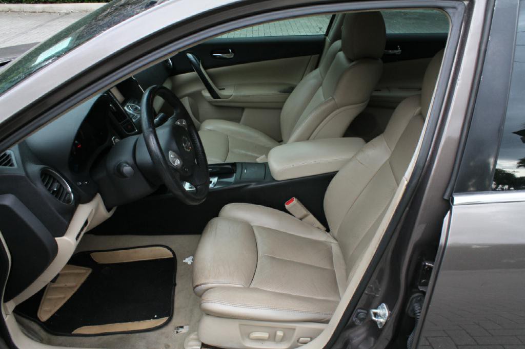2013 Nissan Maxima Image 9
