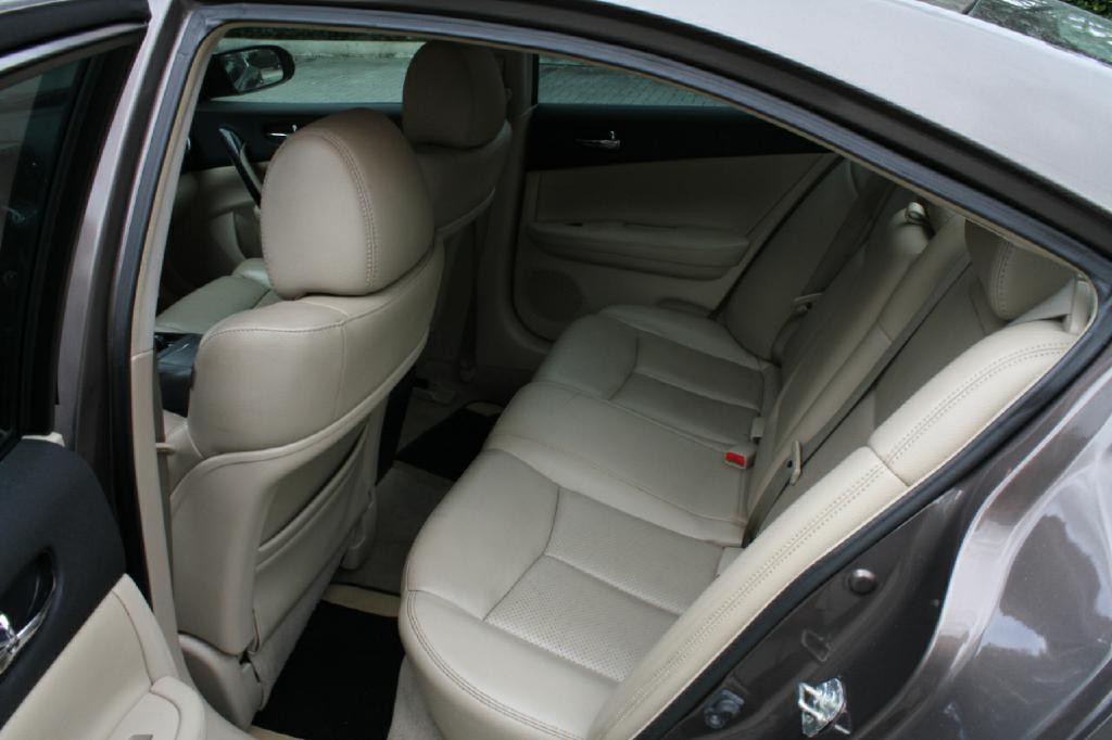 2013 Nissan Maxima Image 10