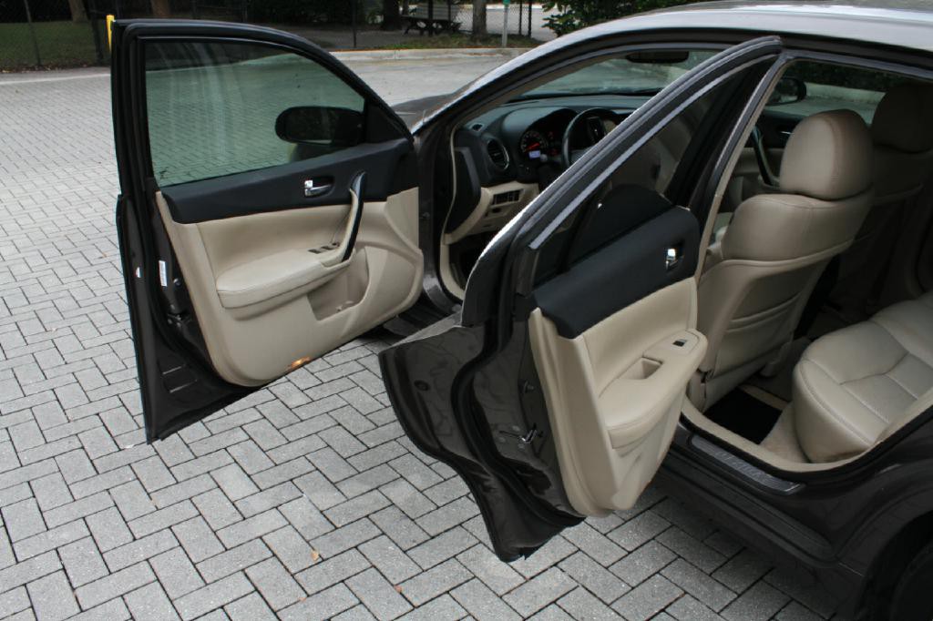 2013 Nissan Maxima Image 11