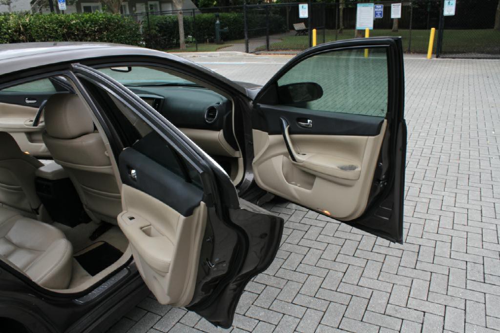 2013 Nissan Maxima Image 12