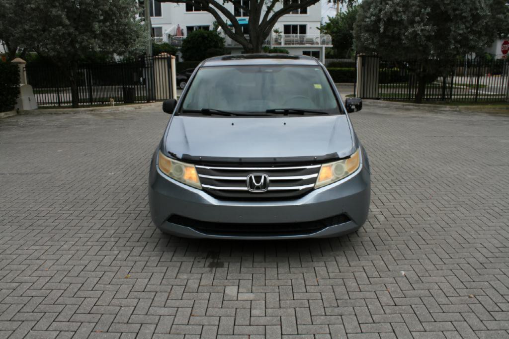 2011 Honda Odyssey Image 3