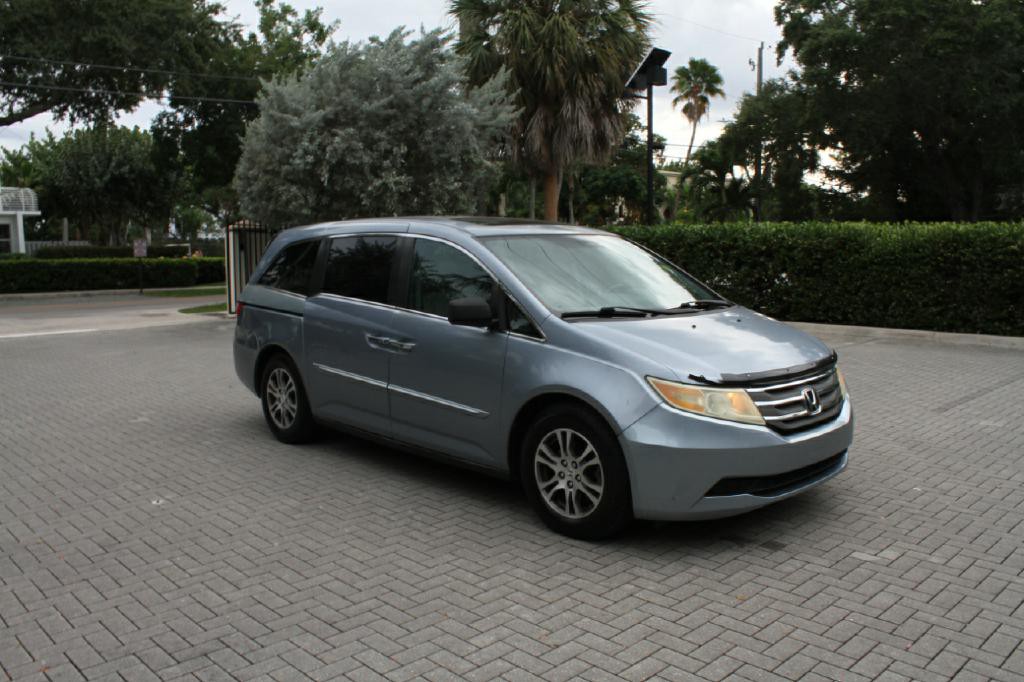 2011 Honda Odyssey Image 4