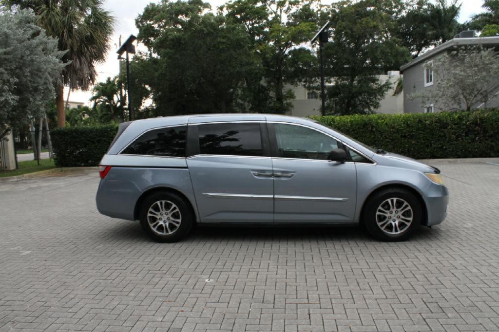 2011 Honda Odyssey Image 5