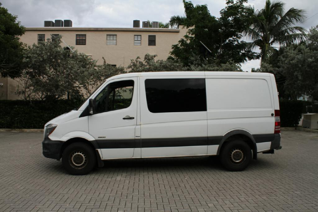 2016 Mercedes-Benz Sprinter Image 2