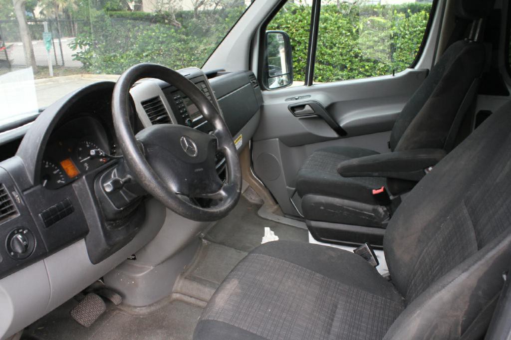 2016 Mercedes-Benz Sprinter Image 9