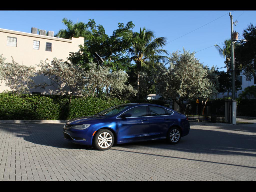 2015 Chrysler 200 Image 1
