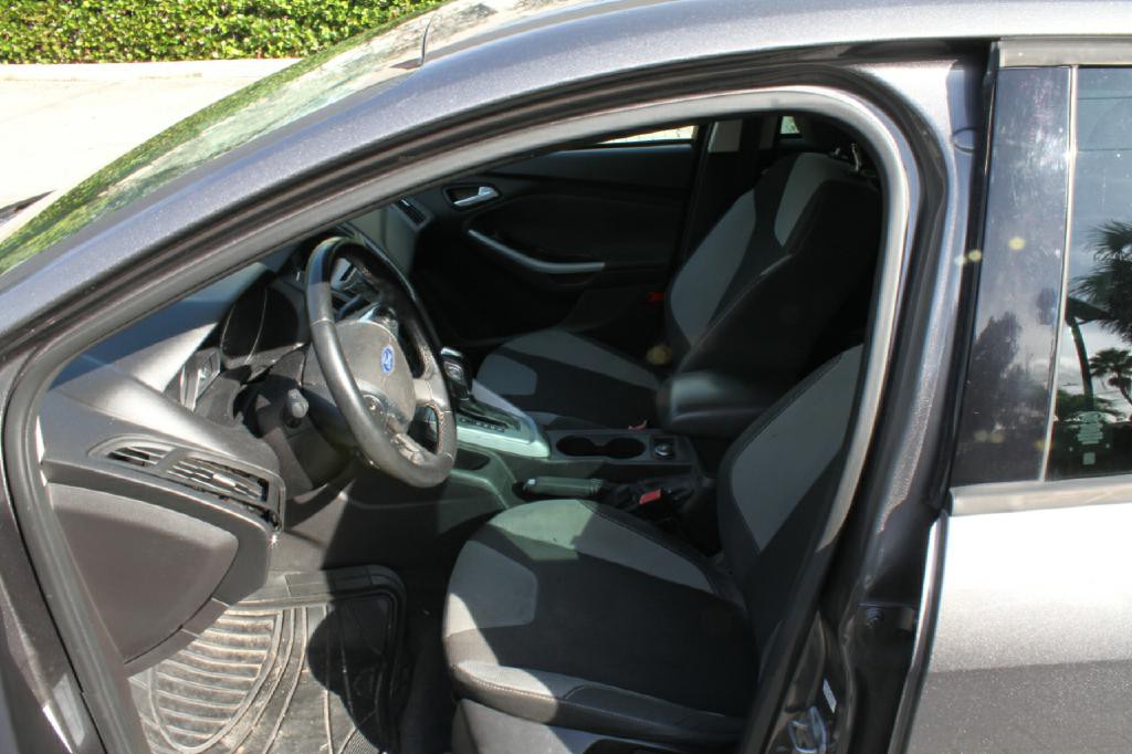 2012 Ford Focus Image 9